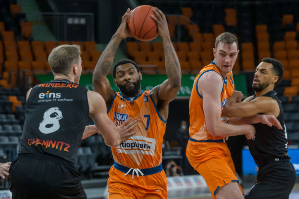 防守反击与 防守反击与